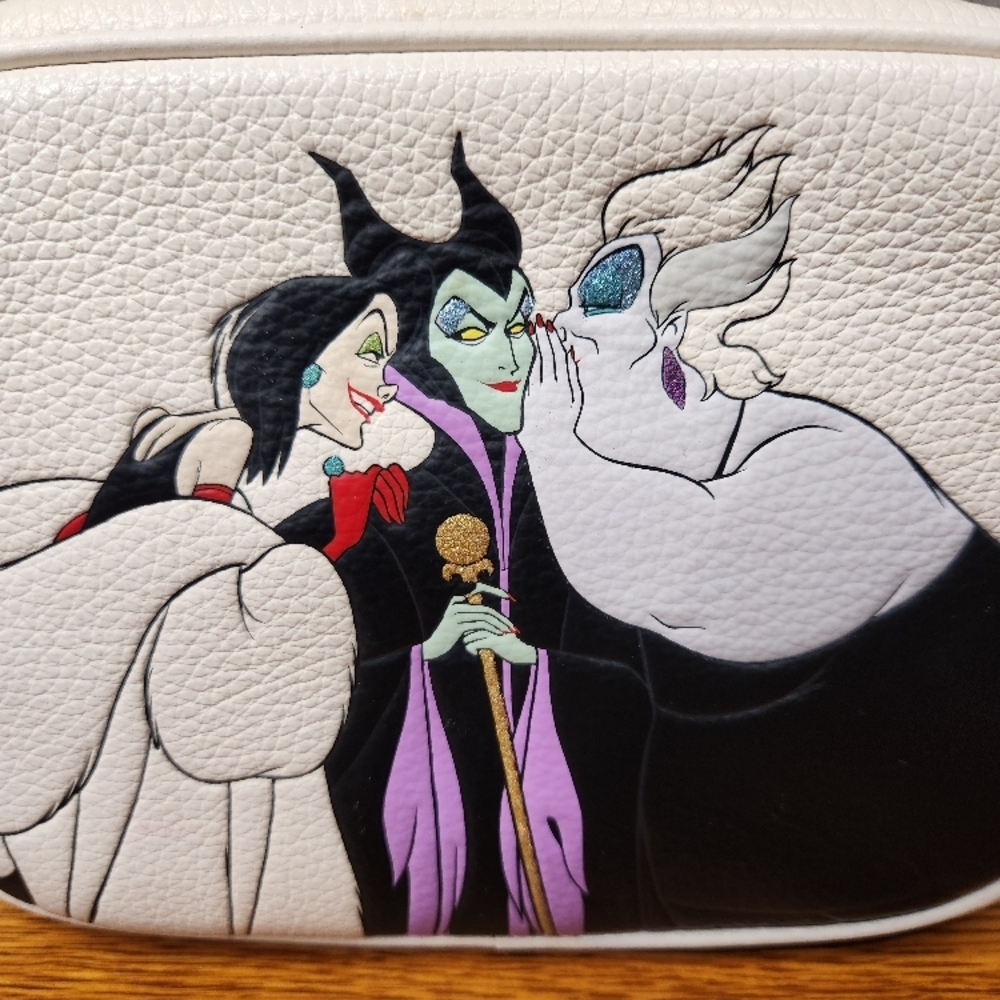 Coach x Disney villians Mini Jamie Camera Bag - Picture 2 of 13